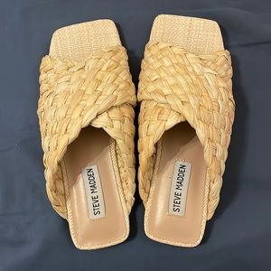 Steve Madden Marina Natural Raffia sandals size 6
